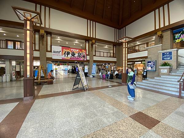 2024 秋 去找富士山玩Day2. 「搭乘踊子號伊豆半 2024 秋 去找富士山玩Day2. 「搭乘踊子號伊豆半