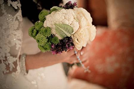 Cauliflower-bouquet-Louisa-and-Eitzaz