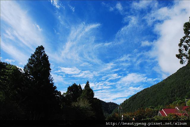 颱風前夕的天空 準備要坐車出去