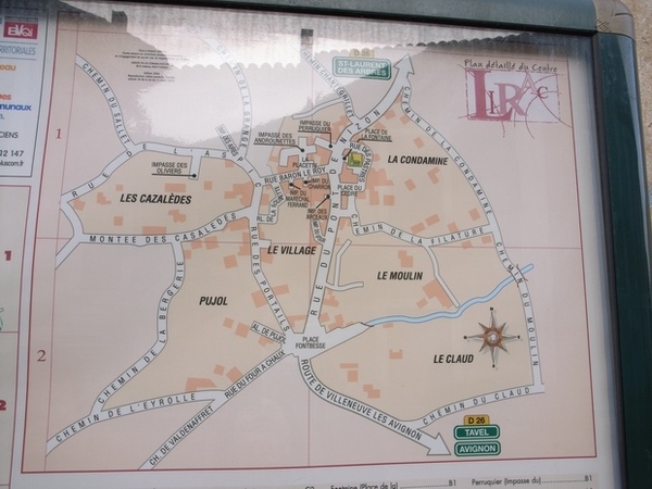 路邊很大張的Lirac地圖, 但我從網路上印下來的超小張