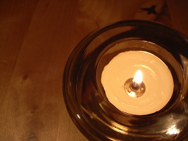 桌上小蠟燭