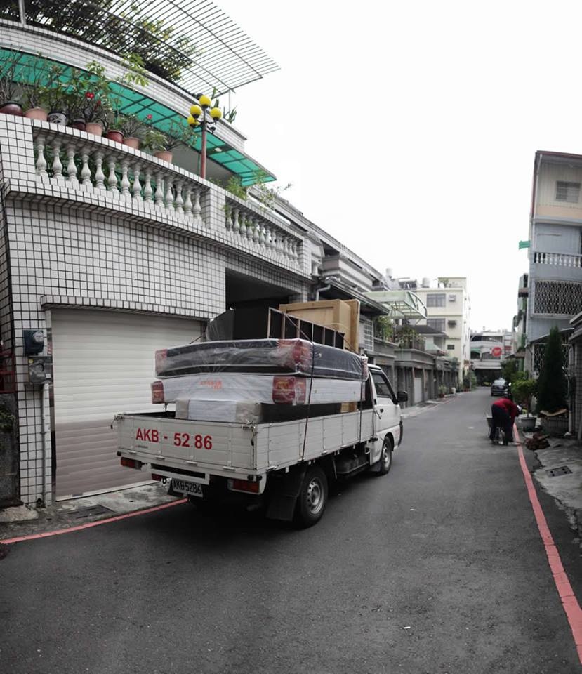 [過年前跑單]共16張床墊,很多單子|快過年囉,從早跑單到晚