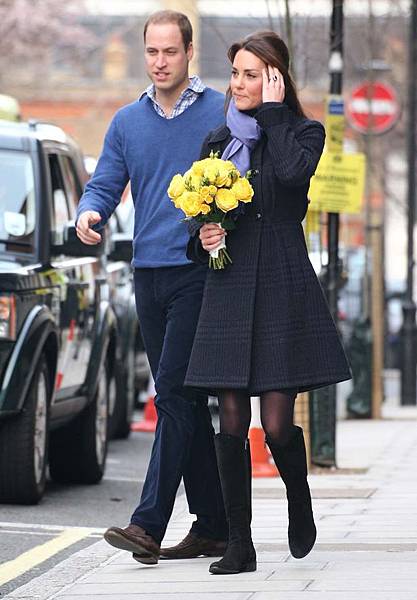 Kate-Middleton-leaving-the-hospital-pregnant-maternity-wear.jpg