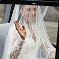 kate-middleton-wedding-dress-sarah-burton-500x672.jpg