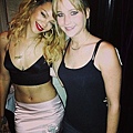 93ff0270-c28d-4b9b-9da8-e1128829057b_rihanna-jennifer-lawrence-paris-fashion-week-weird-bffs.jpg