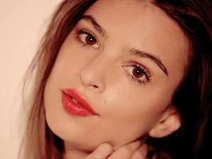 emily-ratajkowski-blurred-lines-video2.jpg