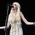 taylor-momsen-wallpaper-2063104068.jpg