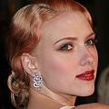 Scarlett-Johansson-Pin-Curls1.jpg