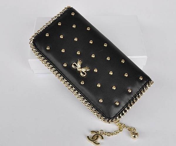 Chanel%20Wallet%20025%20Embellished%20Gold%20Chain%20&%20CHANEL%20Logo%20Black_1.jpg