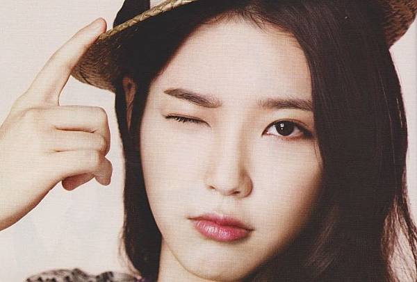 121101-iu-romance-wide.jpg