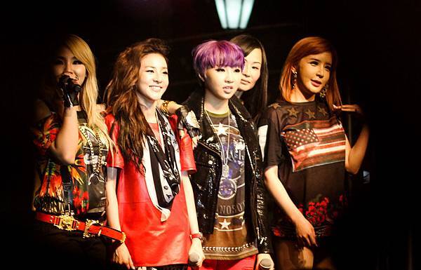 2NE1_2012.jpg