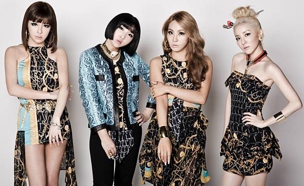 130722-2ne1-billboard-interview.jpg