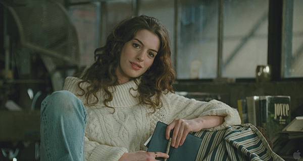 anne-hathaway-love-and-other-drugs-trailer-caps-09.jpg