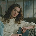 anne-hathaway-love-and-other-drugs-trailer-caps-09.jpg