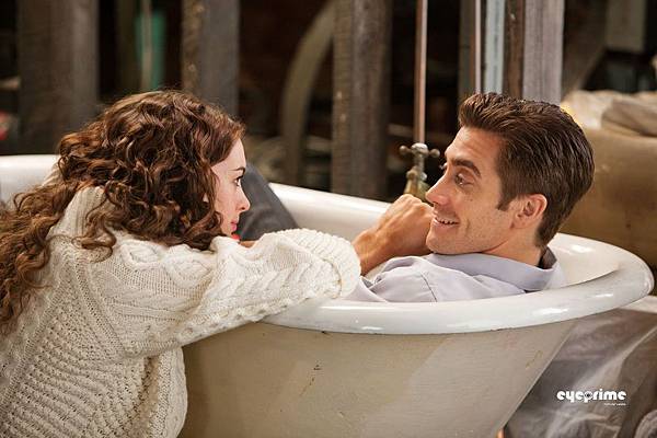 Love-and-Other-Drugs-Stills-anne-hathaway-and-jake-gyllenhaal-17991210-1600-1066.jpg