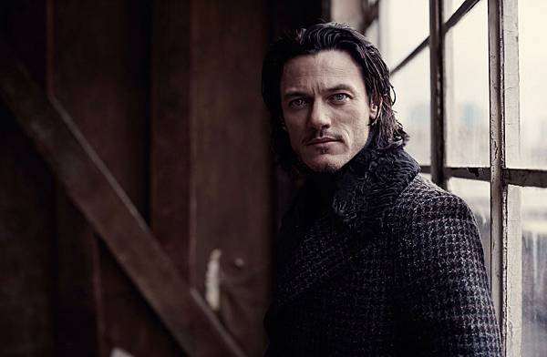 Luke-Evans-GQ-UK-Magazine-1.jpg