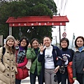 4.雖然看到大招牌,其實還有一段路.jpg