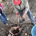 65.然後再丟幾塊火熱的石頭下去.jpg
