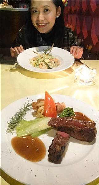 今天好開心~上班完硬要約會好幸福=)