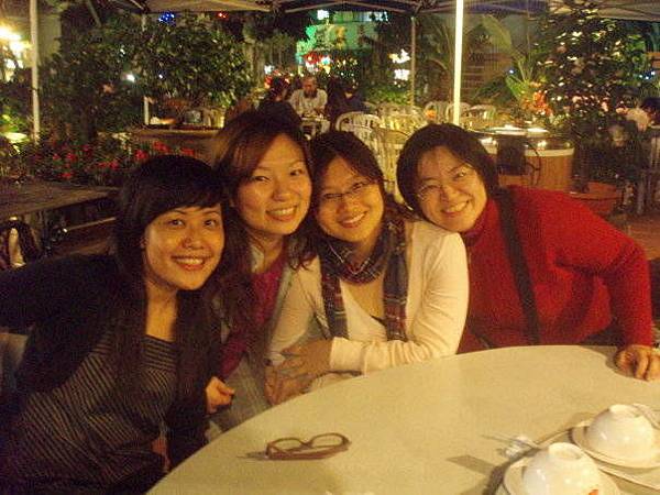 二十人一起吃熱炒喝啤酒!還玩殺手