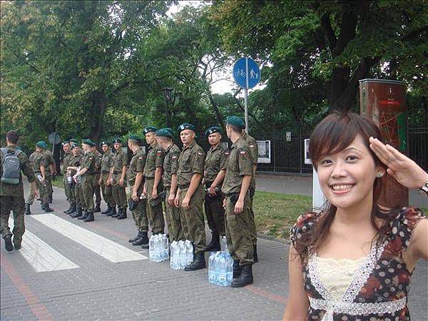 華沙市在為軍人節演練