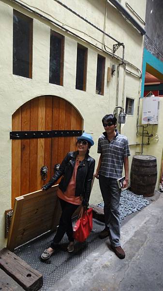 硬要叫他何博士!