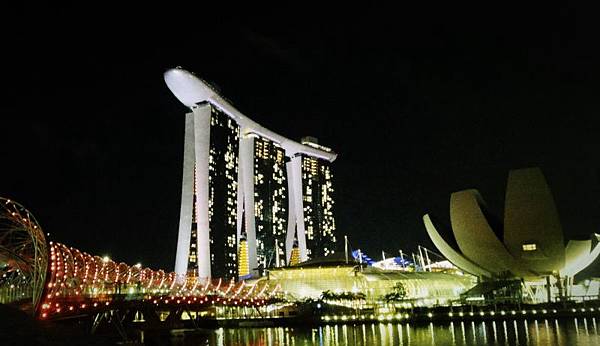 太累了沒等到燈光秀就先回旅館吃溫蒂漢堡當消夜~