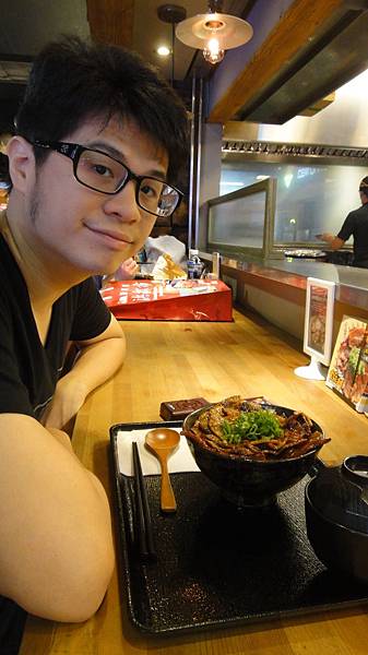 10/19 吃完燒肉丼錢包就不見!無心拍照急忙回家><