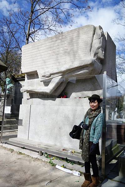 王爾德被玻璃圍起來了