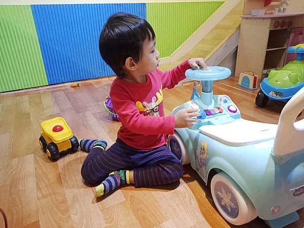 12-21 內湖聖誕趴(15).jpg