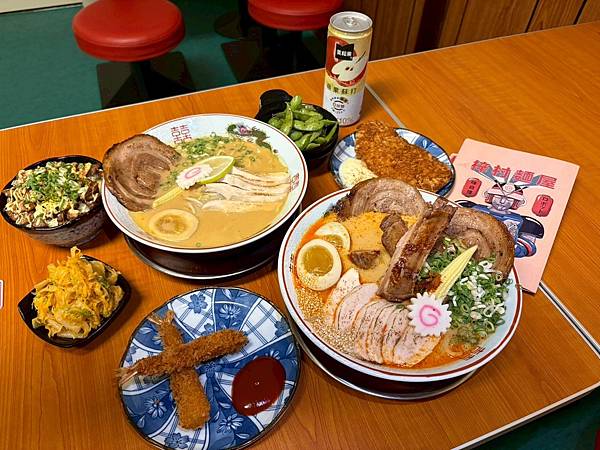 高雄拉麵【梓村麵屋-高雄鼎中店】獨具匠心的湯頭，每一口濃郁都