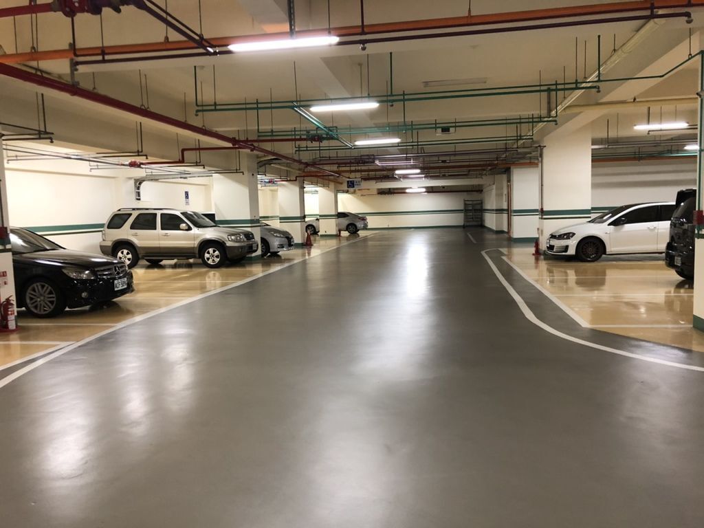 台中 賀緹酒店he Ti Hotel 乾淨時尚高cp值台中住宿推薦近大坑74線太原交流道旁晚上可逛旱溪夜市太原夜市 Bella S