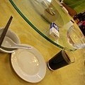 大陸的餐具都要先用熱水洗過