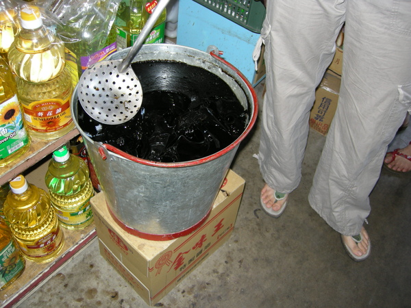 超純樸的桶裝仙草