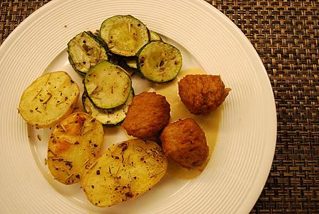 烤节瓜马铃薯佐起司蘑菇的做法 烤节瓜马铃薯佐起司蘑菇怎么做 烤节瓜马铃薯佐起司蘑菇的家常做法 心食谱