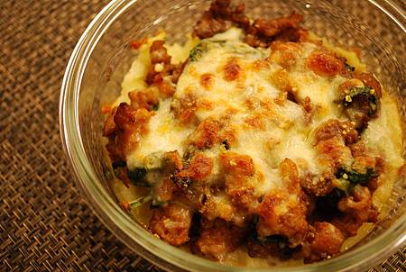 辣香腸波菜焗薯泥 Italian Sausage, spinach w/ Smashed Potato