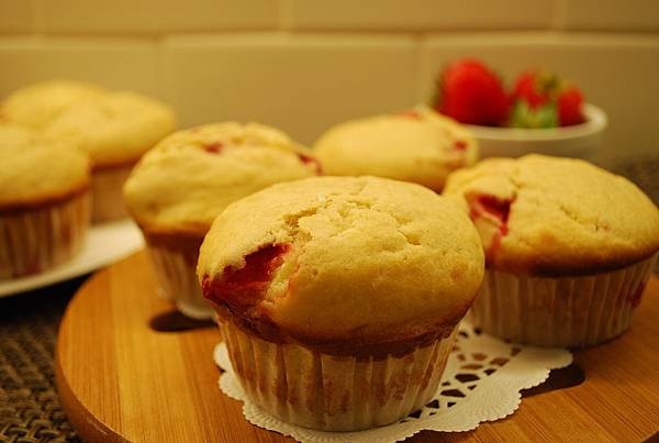 草莓乳酪瑪芬 Strawberry Muffin w/ Cream Cheese Filling