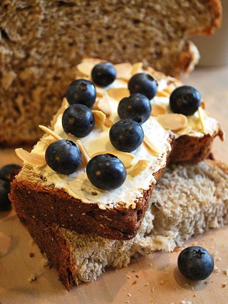 藍莓杏仁吐司麵包 Blueberry Almond Loaf Bread