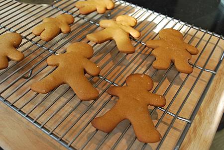 暖香的耶誕童話:薑餅人餅乾 Gingerbread Men Cookies