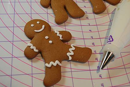 暖香的耶誕童話:薑餅人餅乾 Gingerbread Men Cookies