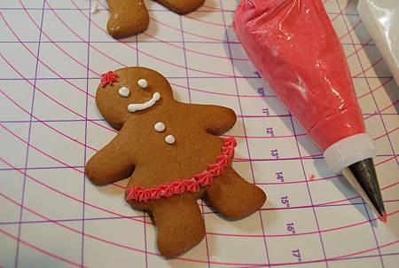 暖香的耶誕童話:薑餅人餅乾 Gingerbread Men Cookies