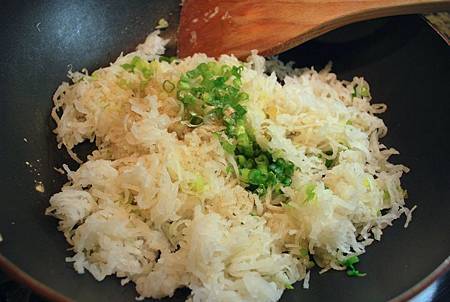 十元的溫暖幸福:附中蛋餅伯蘿蔔絲蛋餅 Radish and Egg Pancake
