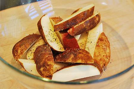 烤箱版蒜味起司薯角 Baked Garlic & Parmesan Potato Wedges