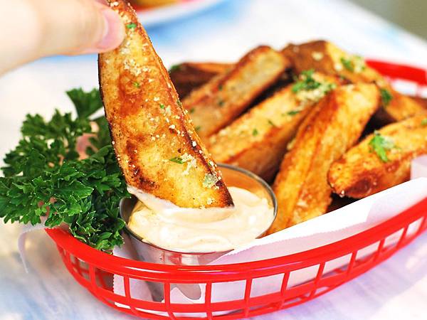 烤箱版蒜味起司薯角 Baked Garlic & Parmesan Potato Wedges
