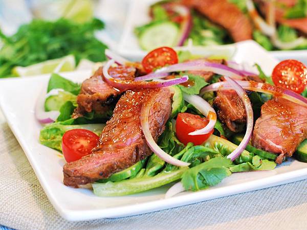 清爽開胃泰美味:泰式烤牛肉沙拉 Grilled Thai Steak Salad