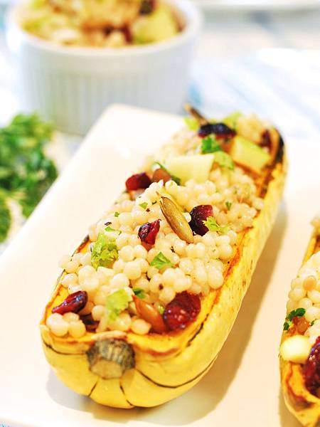 大餐間的小輕食：烤南瓜庫斯庫斯溫沙拉 Roasted Delicata Squash w/ Couscous Salad