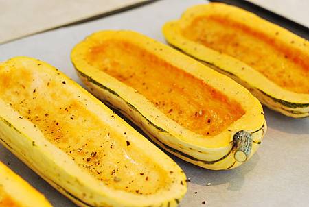 大餐間的小輕食:烤南瓜庫斯庫斯溫沙拉 Roasted Delicata Squash w/ Couscous Salad