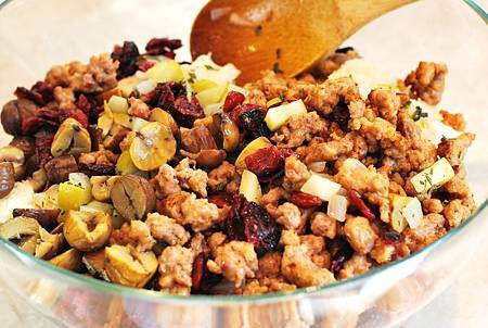 比火雞更期待的:香腸栗子蘋果填料 Sausage, Chestnut and Apple Stuffing