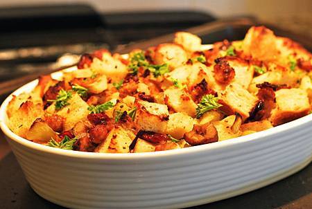 比火雞更期待的:香腸栗子蘋果填料 Sausage, Chestnut and Apple Stuffing