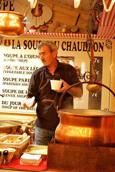 耶誕氣氛百分百：香榭大道上的耶誕市集 Christmas Market on the Champs-Elysées